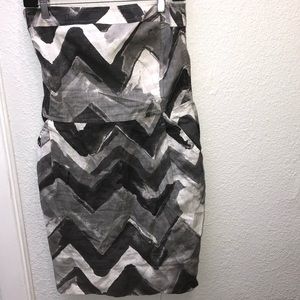 B&W strapless dress with pockets